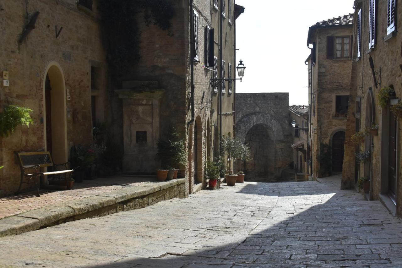 Casa Vacanze E Brevi Periodi Alla Porta Etrusca La Panchina Al Sole Volterra Zewnętrze zdjęcie