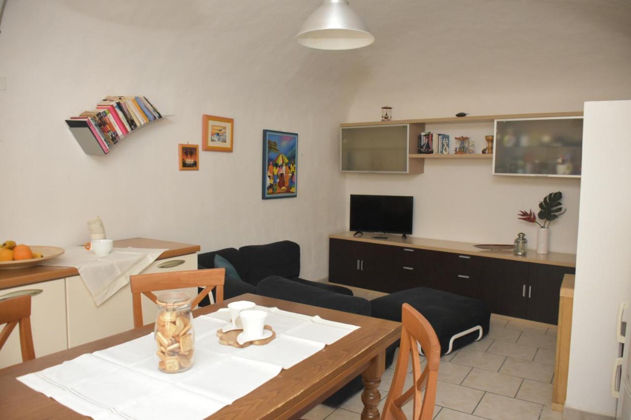 Casa Vacanze E Brevi Periodi Alla Porta Etrusca La Panchina Al Sole Volterra Zewnętrze zdjęcie