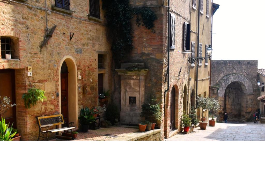 Casa Vacanze E Brevi Periodi Alla Porta Etrusca La Panchina Al Sole Volterra Zewnętrze zdjęcie