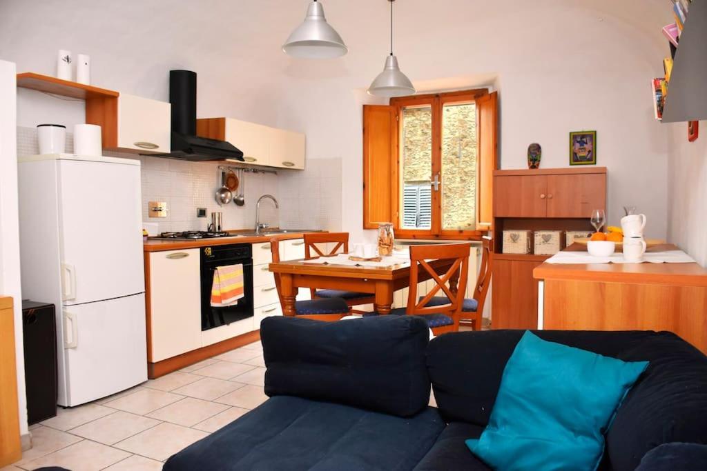 Casa Vacanze E Brevi Periodi Alla Porta Etrusca La Panchina Al Sole Volterra Zewnętrze zdjęcie